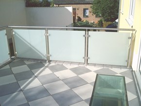 Glasgel�nder 10